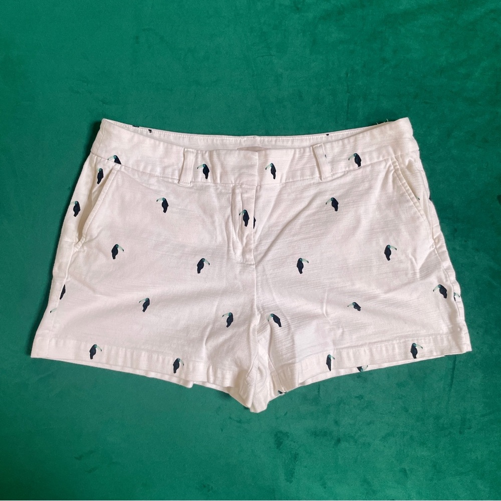 Vintage cotton shorts with whimsical pelican print